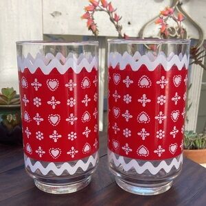 Set of 2 Heart Vintage Glassware ♥️